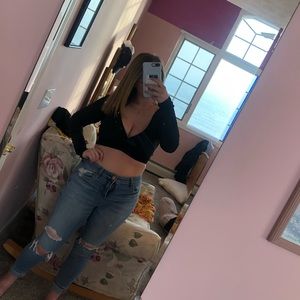 black long sleeve crop top with v neck